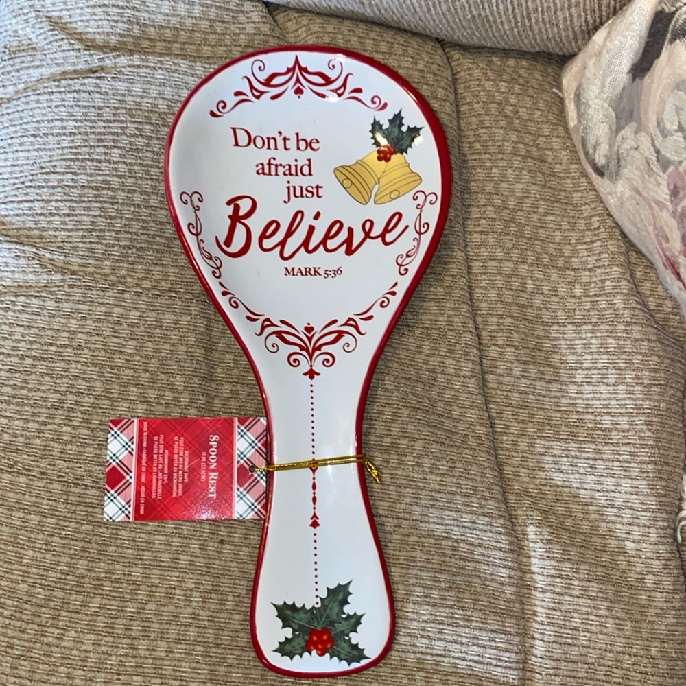 ❤️🤍💚NWT Mark 5:36 “Don’t be afraid just Believe” Ceramic Christmas Spoon Rest